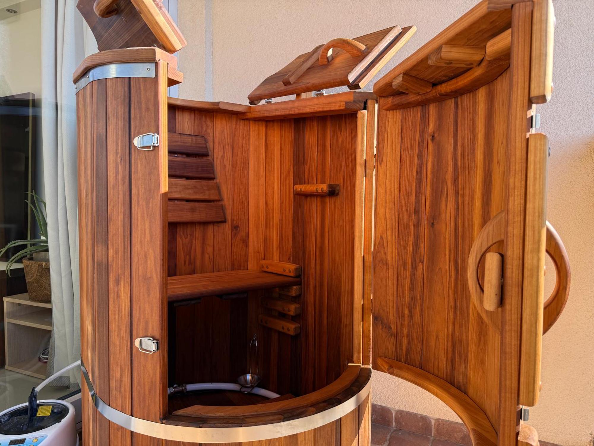 Sky-high Sauna Penthouse Retreat With Views Appartamento